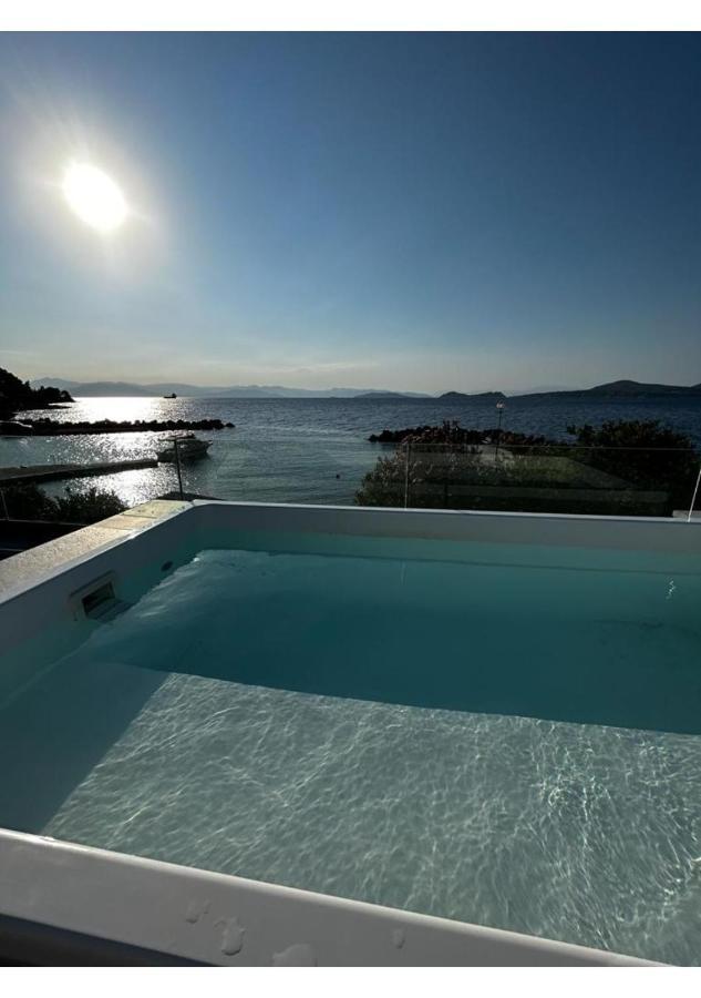 On The Sea Suite&spa Méthana