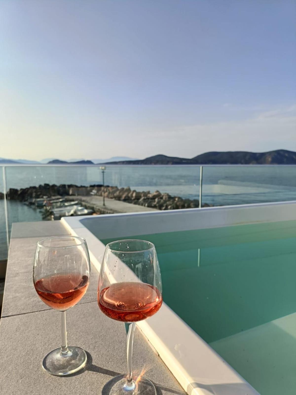 On The Sea Suite&spa Villa Méthana